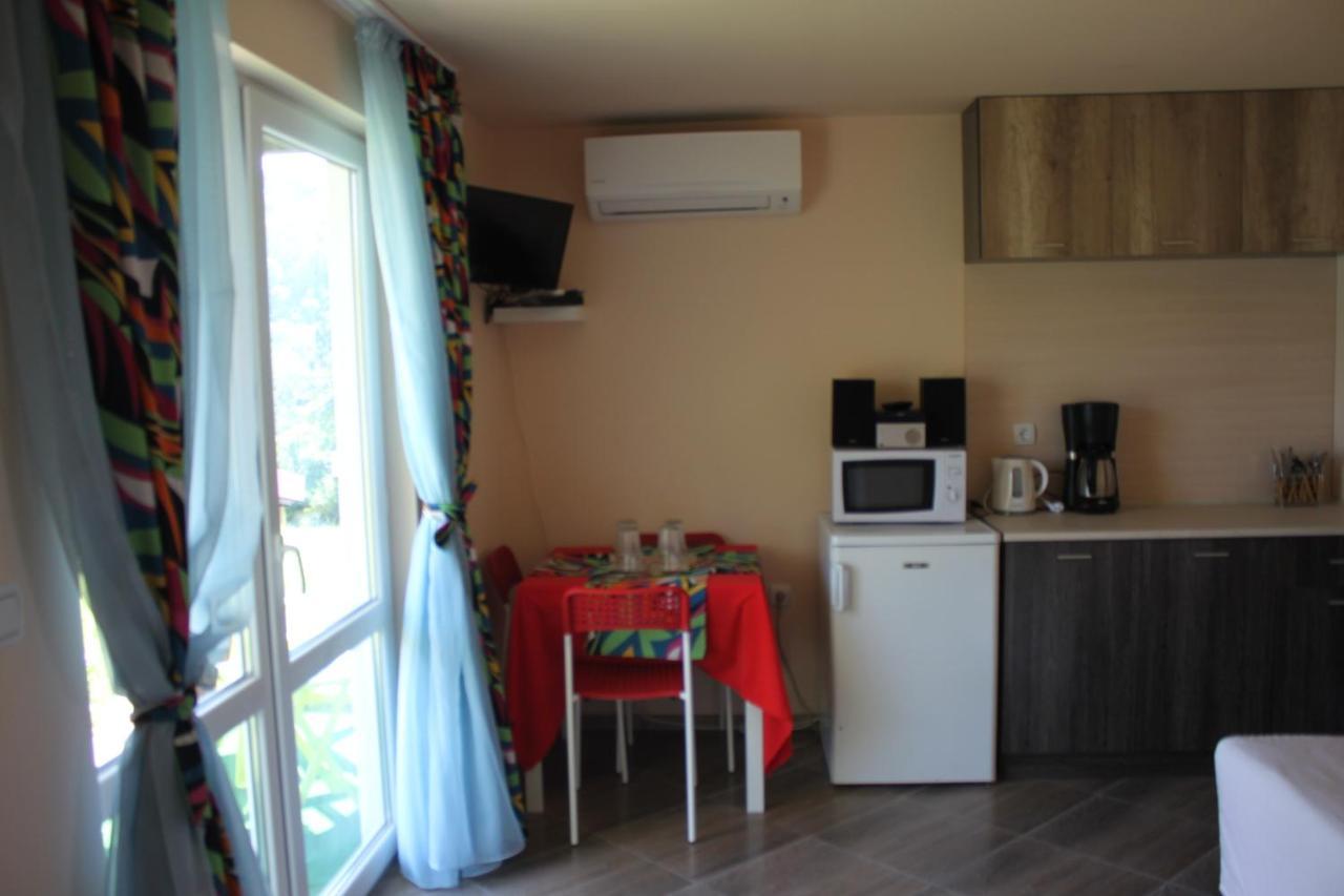 Daskalov Bungalows Chervena Lokva Luaran gambar