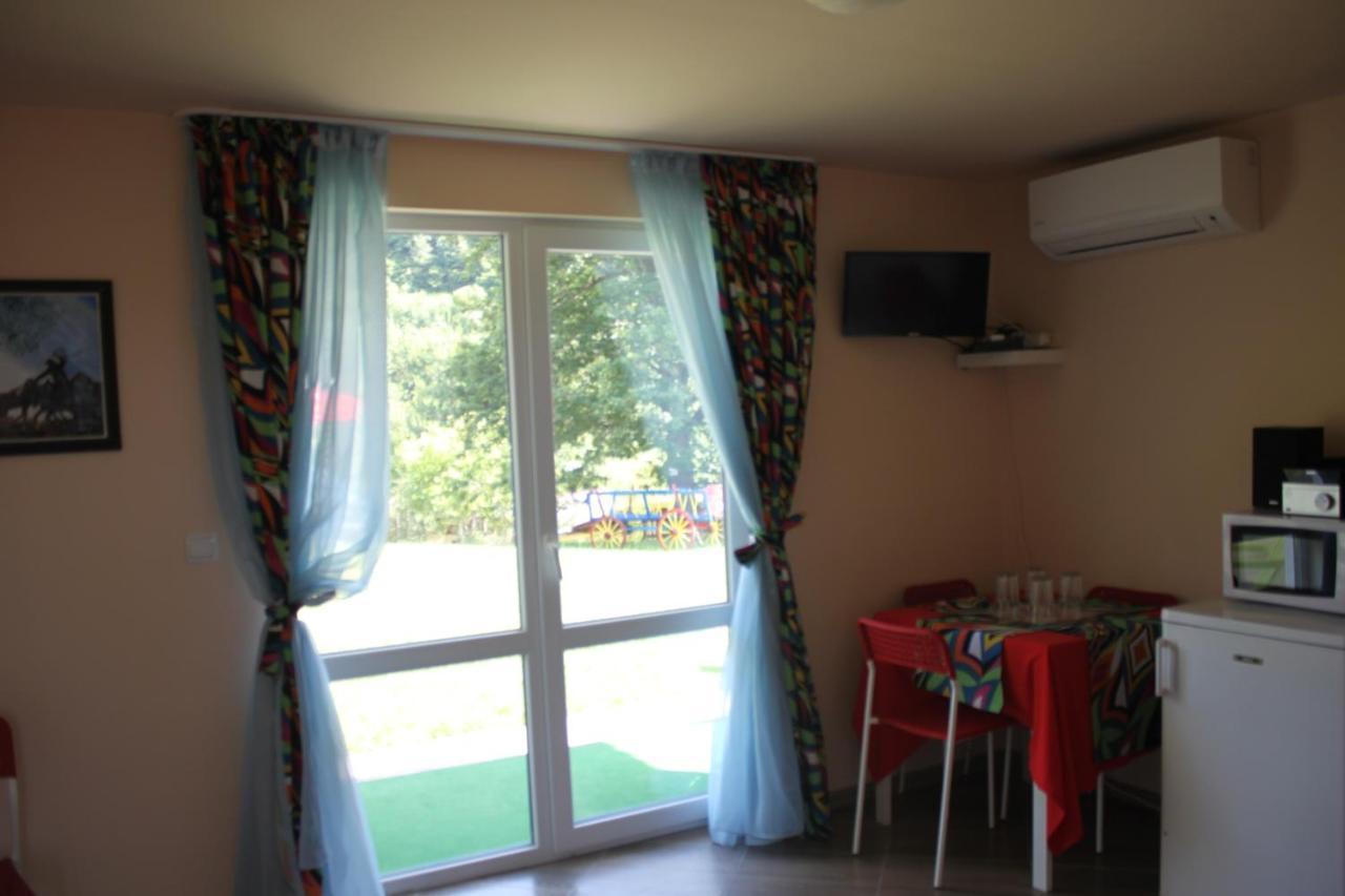Daskalov Bungalows Chervena Lokva Luaran gambar